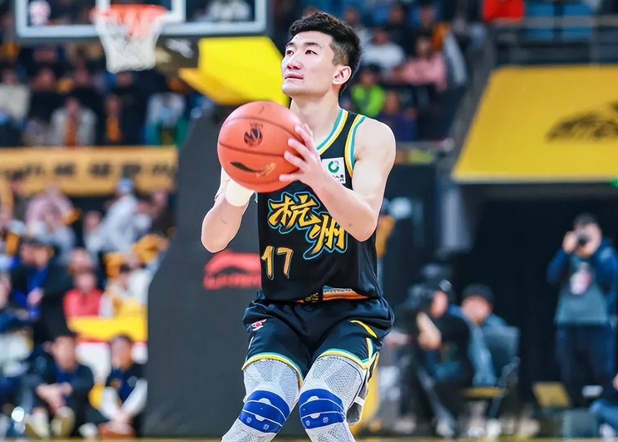 四川男篮士气高昂,轻松击败湖南队 四川男篮士气高昂,轻松击败湖南队