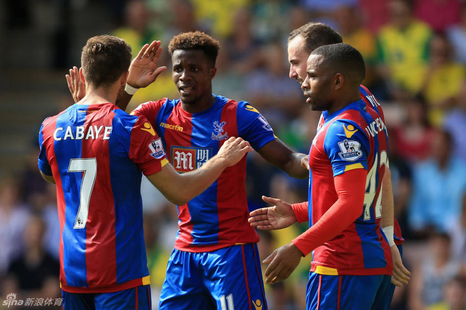 关于哈德斯菲尔德客场战胜水晶宫，取得胜利的信息