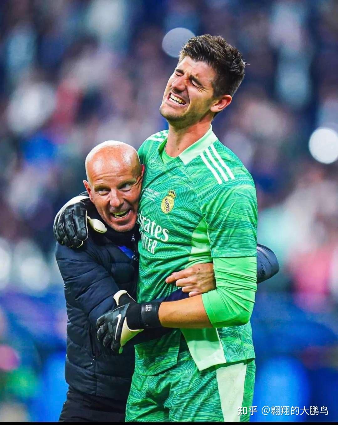 包含皇家马德里门将库尔图瓦受质疑，表现起伏的词条