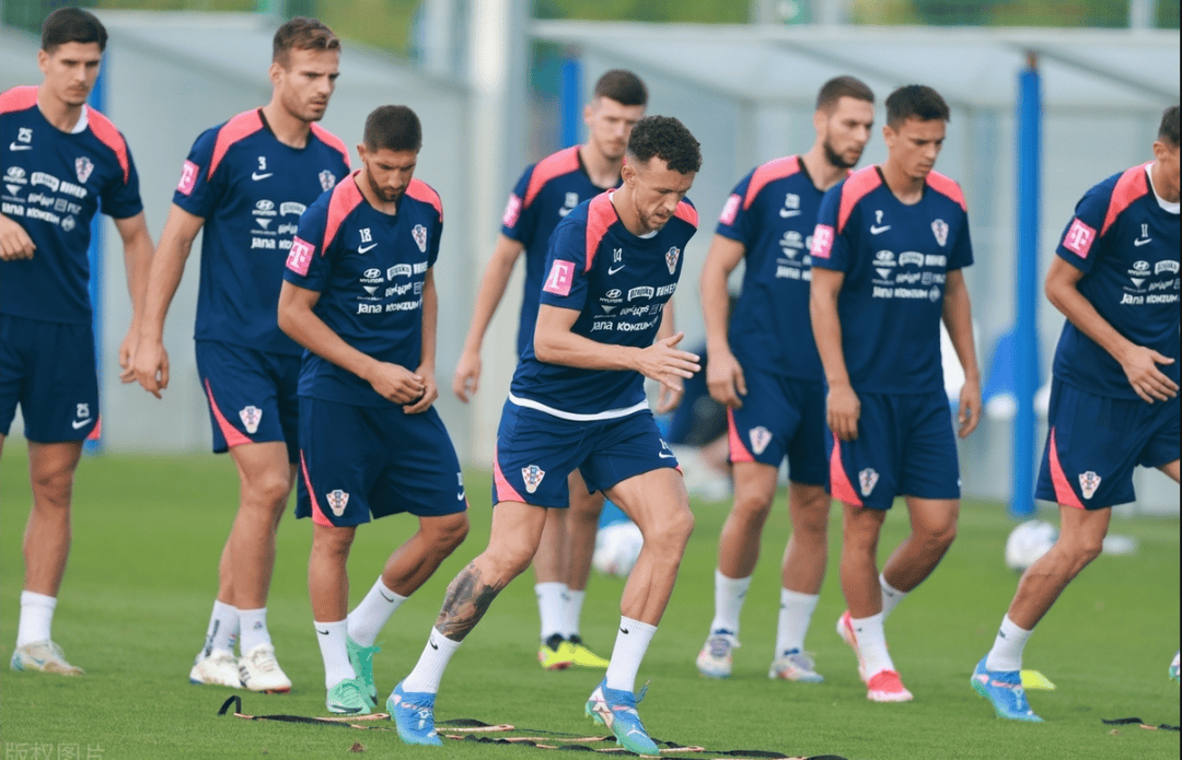 包含克罗地亚对苏格兰，角逐激情燃烧赛场焦点的词条