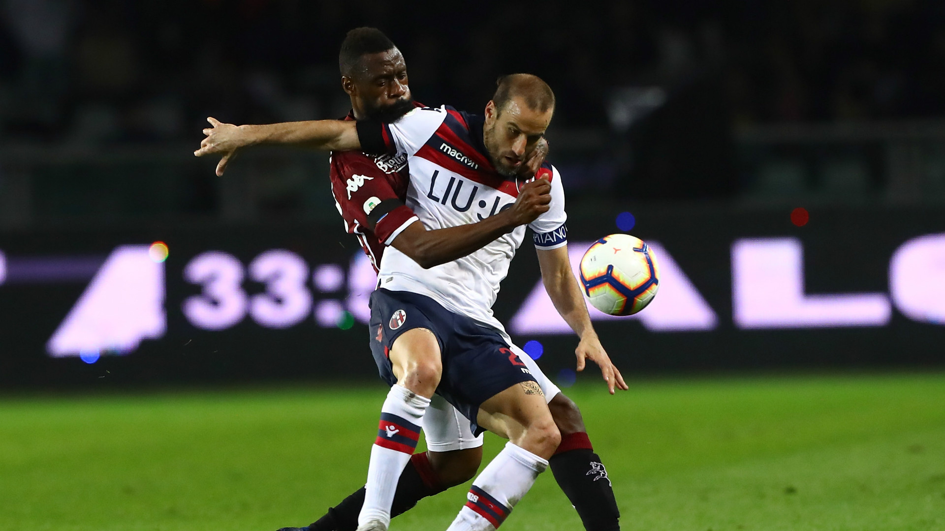 包含都灵主场失利，保级形势严峻的词条