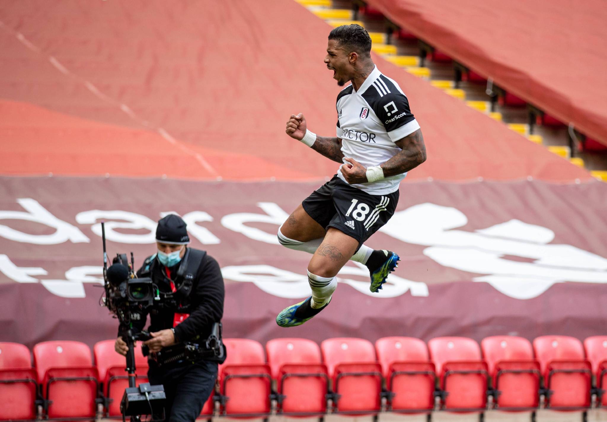 开云体育-曼联逼平富勒姆，遭遇赛季首场平局保持不败的简单介绍