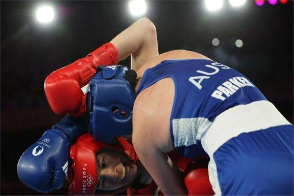 泰国拳击选手勇夺金牌，技艺堪称一绝