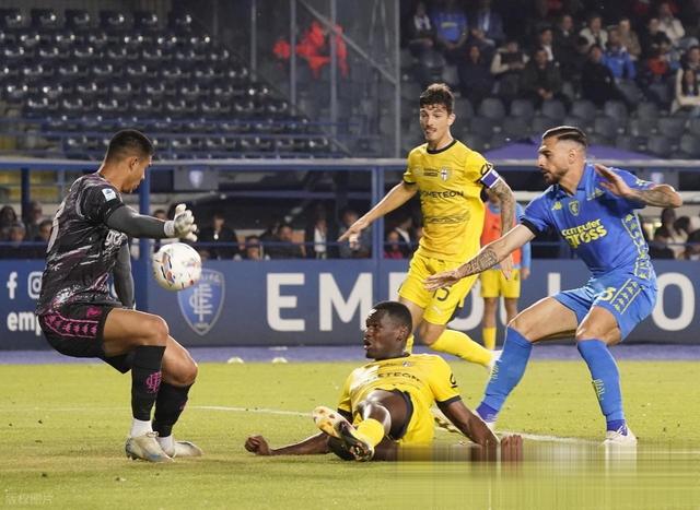 那不勒斯击败对手，继续追赶领头羊的简单介绍