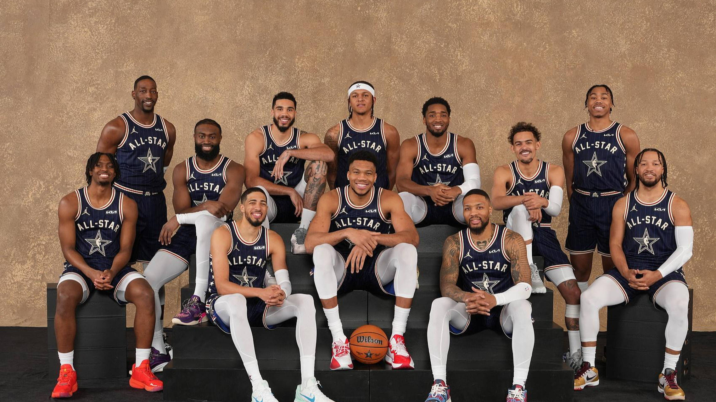 开云体育下载-NBA全明星赛盛况空前，星光熠熠