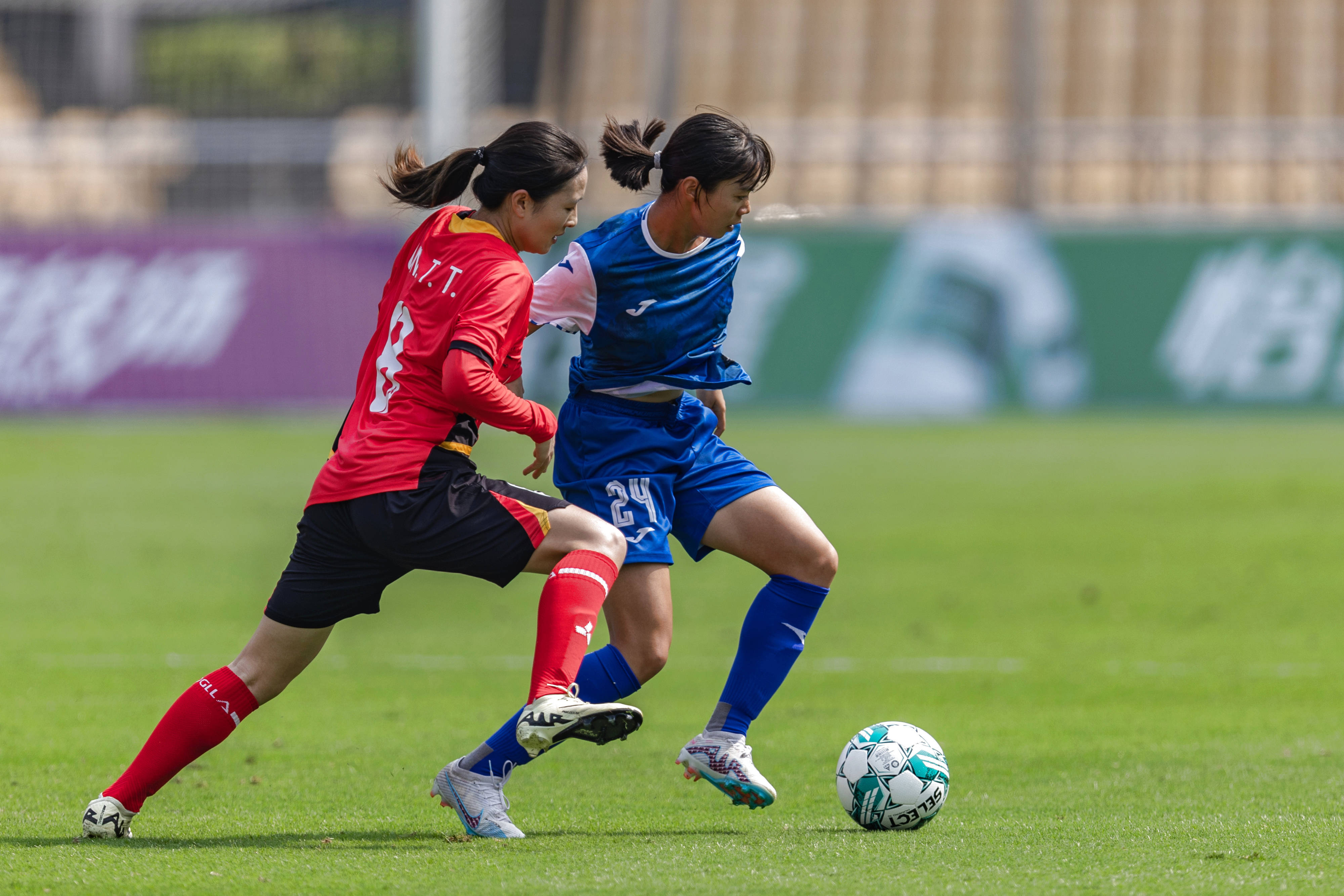 包含女足比拼技巧实力，强劲出击的词条