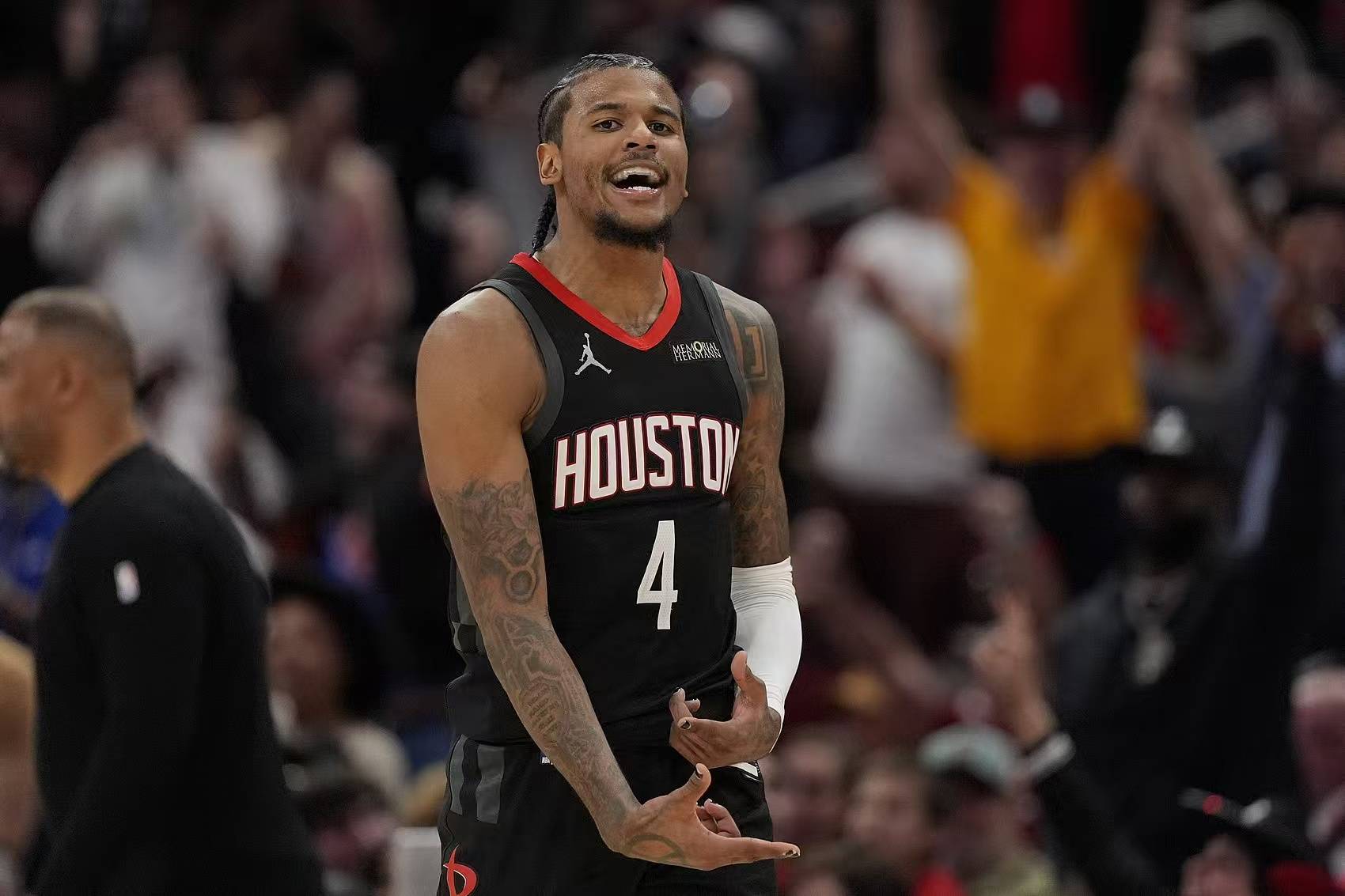 开云下载-火箭击败掘金，已连胜达五场