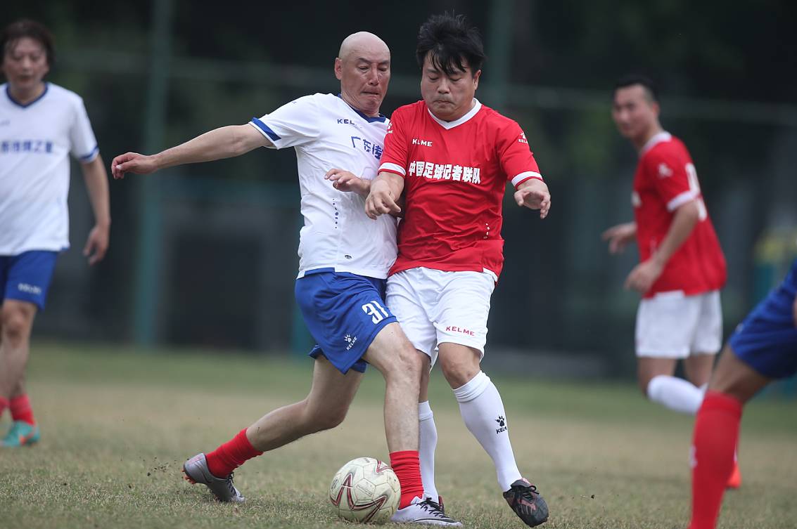 开云体育登录-国内足球队风雨同路，铁血战斗的简单介绍