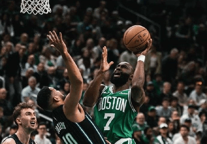 开云体育中国-巴黎摆脱劲敌，主场取胜巴斯蒂亚