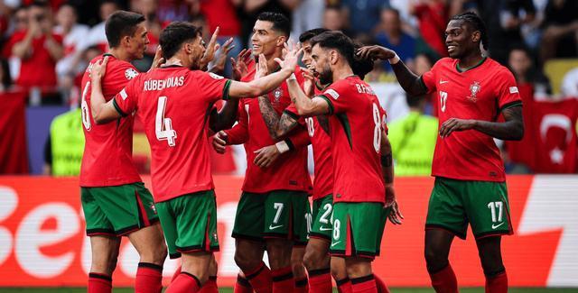 开云体育app-欧国联比赛精彩纷呈，赛场上演绝佳表现