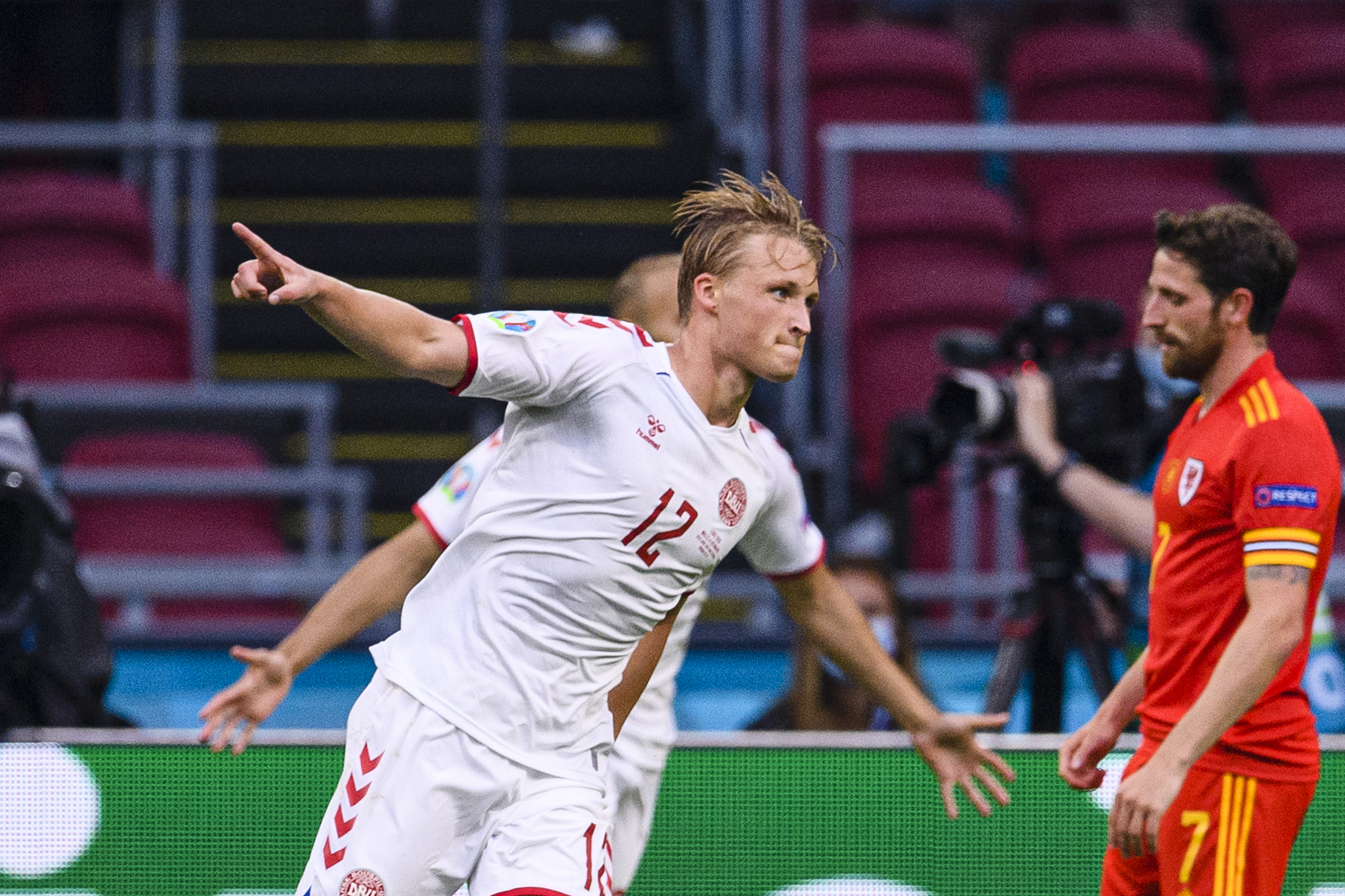 梅开二次上有名，霍芬海姆重回巅峰