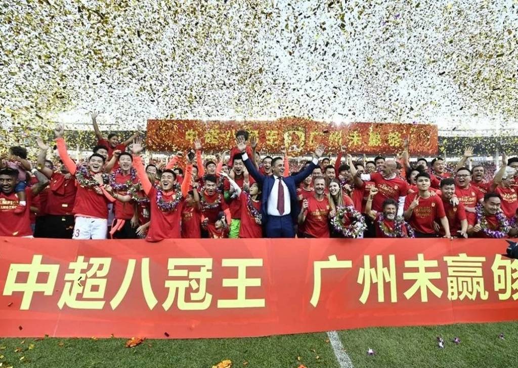 天津泰达主场逆转广州恒大，取得惊喜胜利