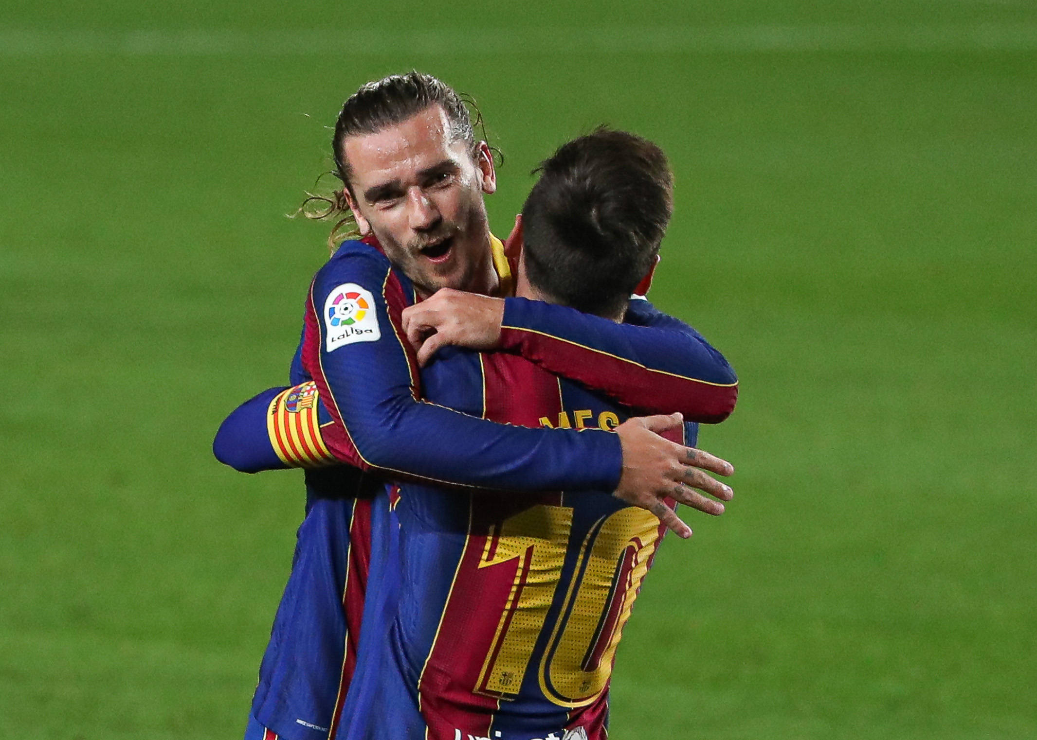 韦斯卡主场2-1战胜瓦拉多利德，重回胜利轨道