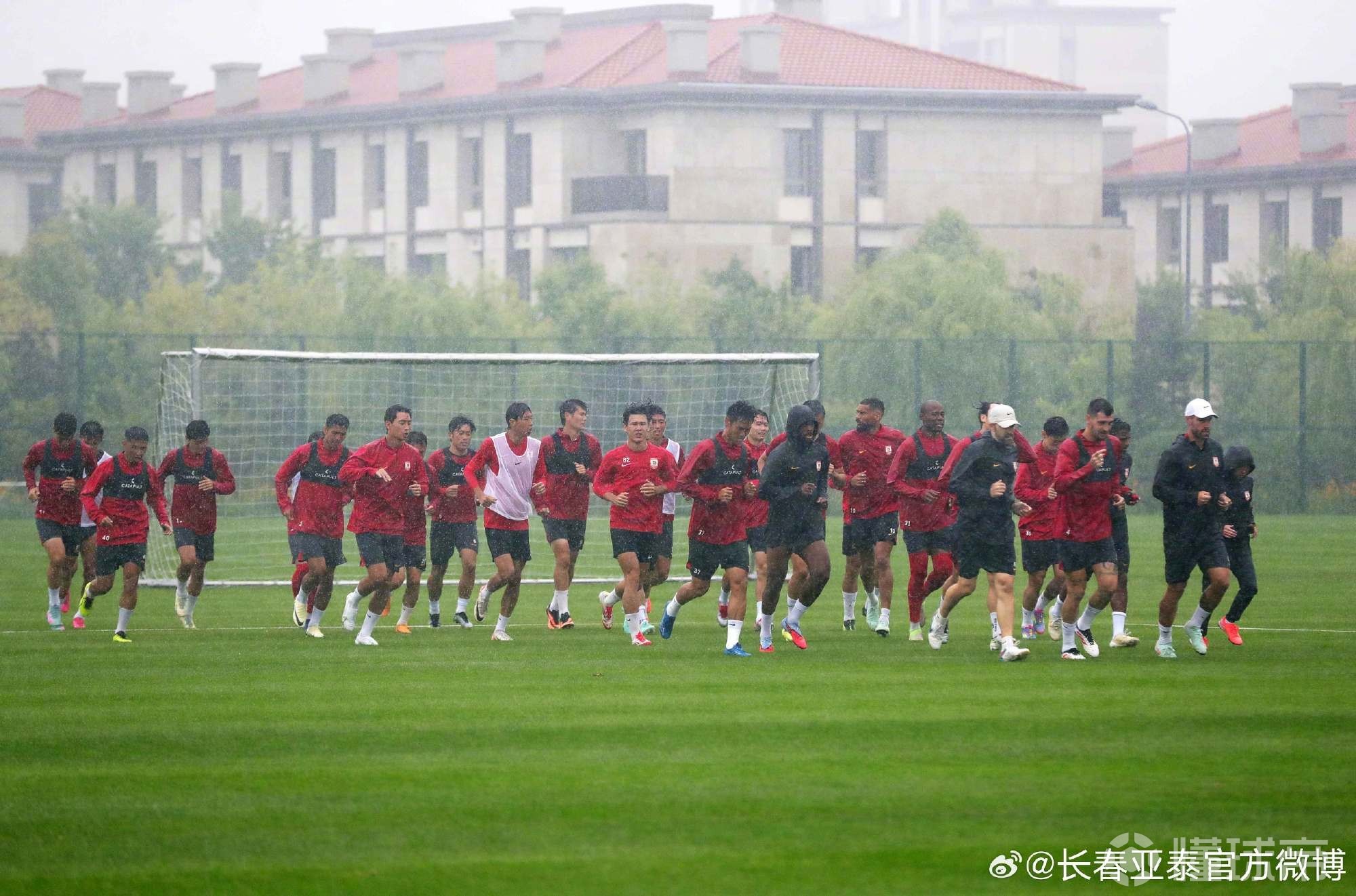 纷纷球队备战出战，预计火爆对决