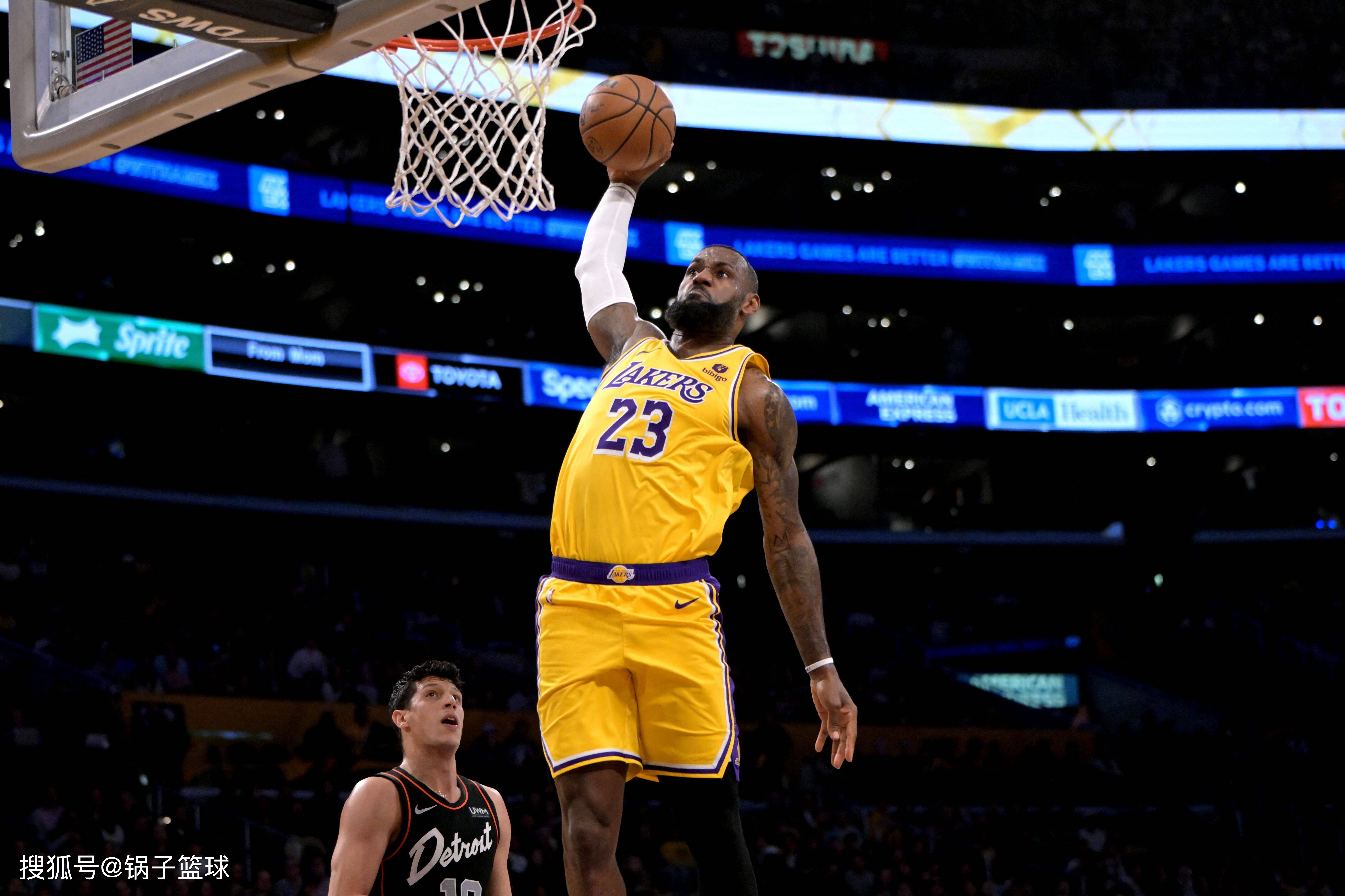 NBA球员表现抢眼，赛季成绩斐然