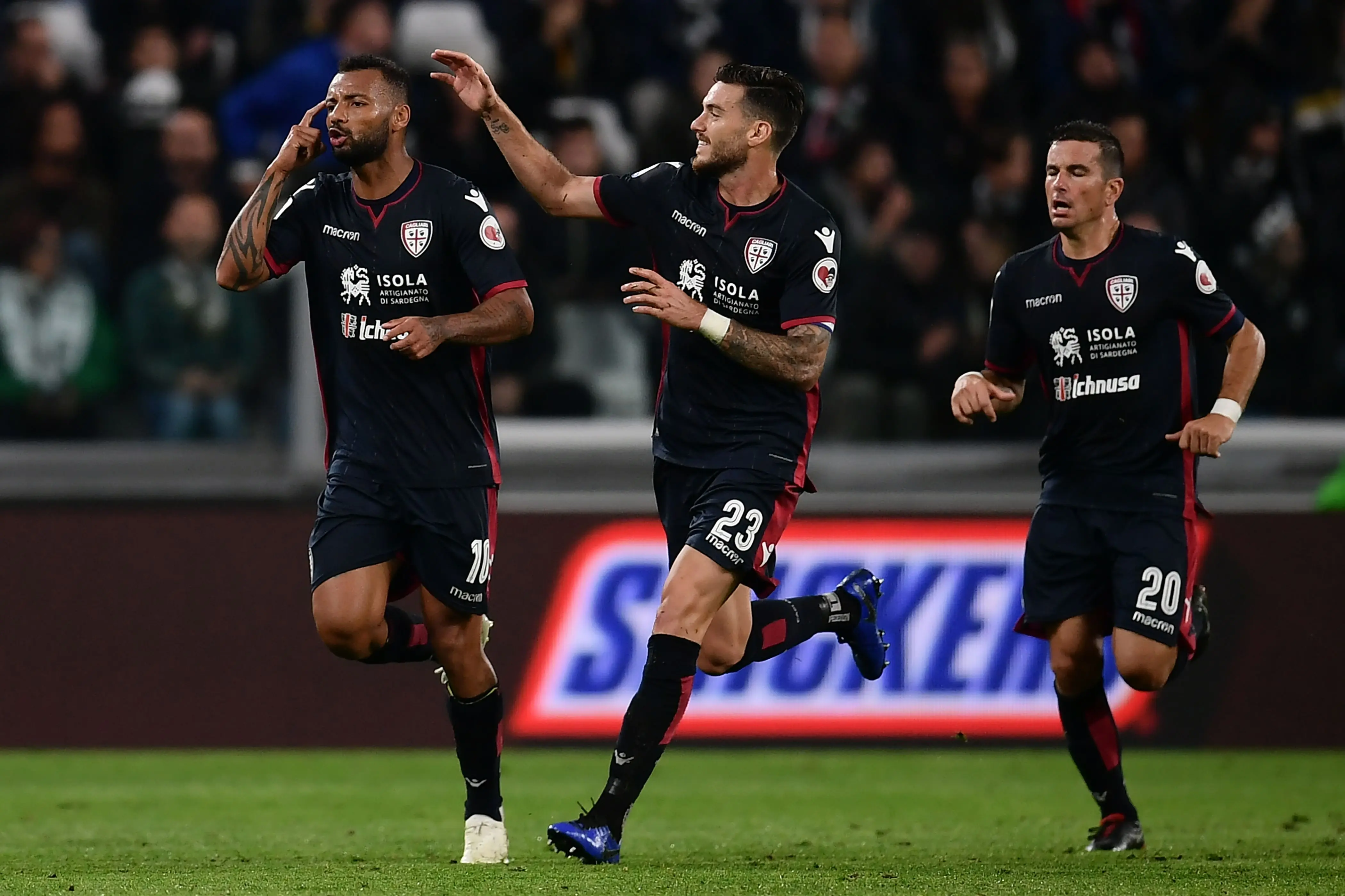 AC米兰球员集体发挥，战胜对手保持不败