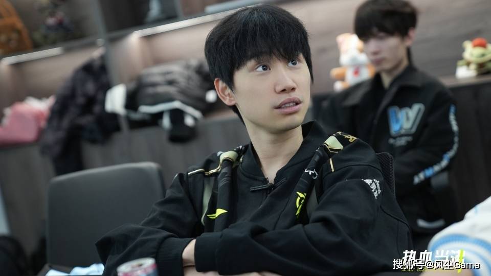 EDG险胜DFM，Doinb极限生还后反打顶尖较量全球总决赛，锁定晋级资格的简单介绍