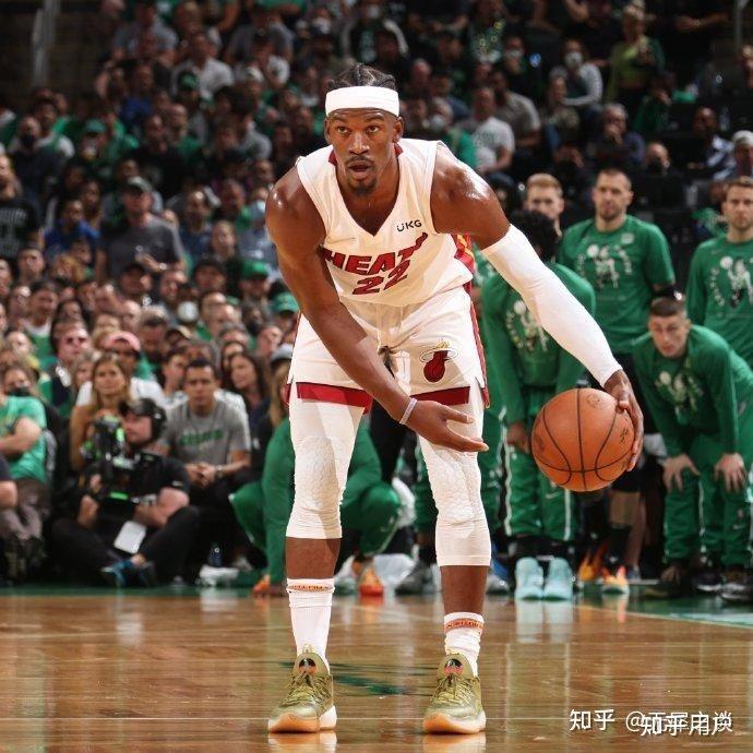 关于NS翻盘SHR，Chovy操刀奇招英雄翻盘宿命之战八强赛，强势挺进下一轮的信息