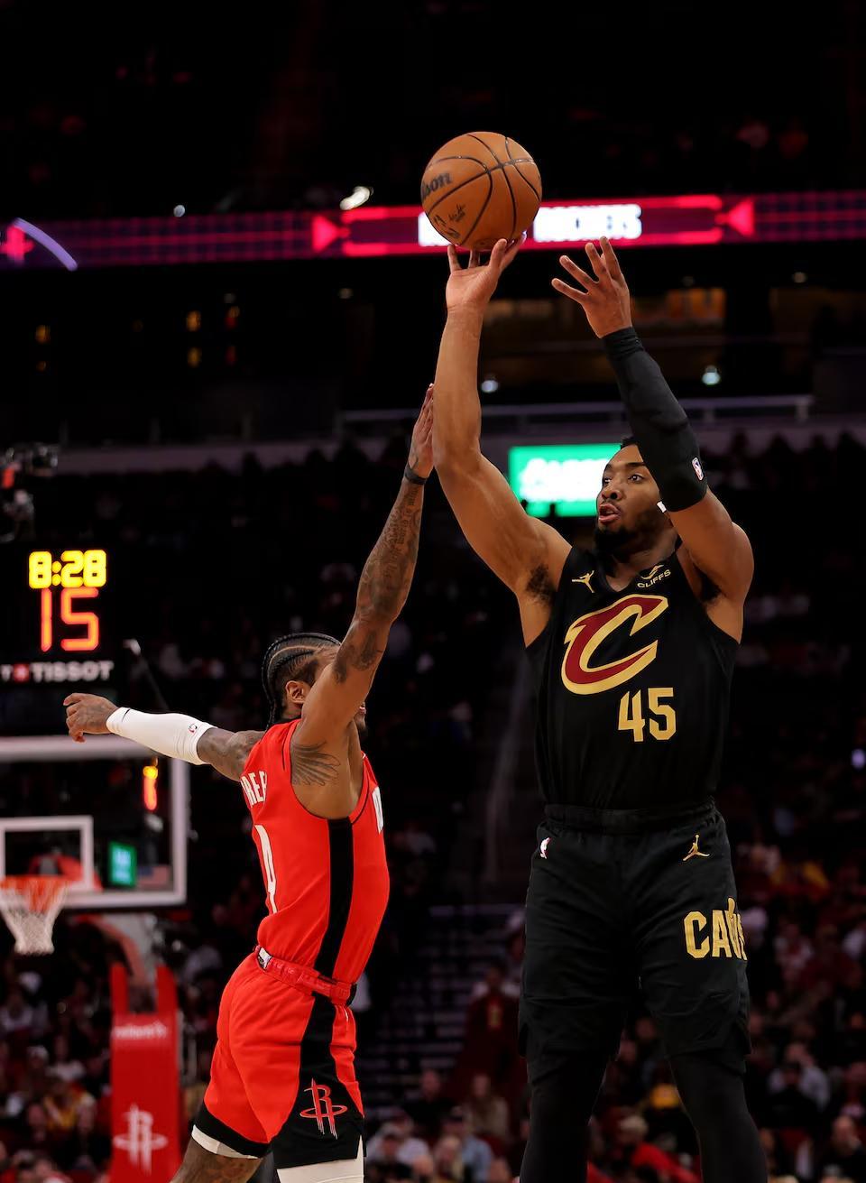 包含沃尔成功复出，火箭击败马刺的词条