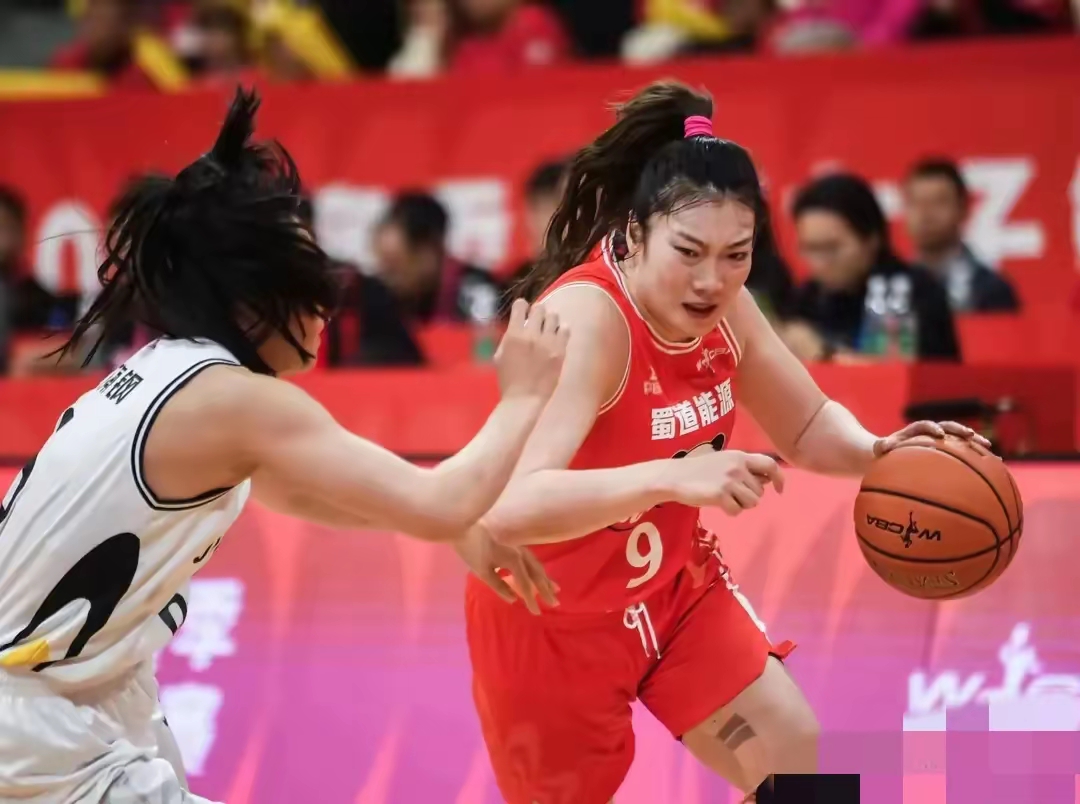 四川女篮运球得当,实现惊人逆转 四川女篮运球得当,实现惊人逆转