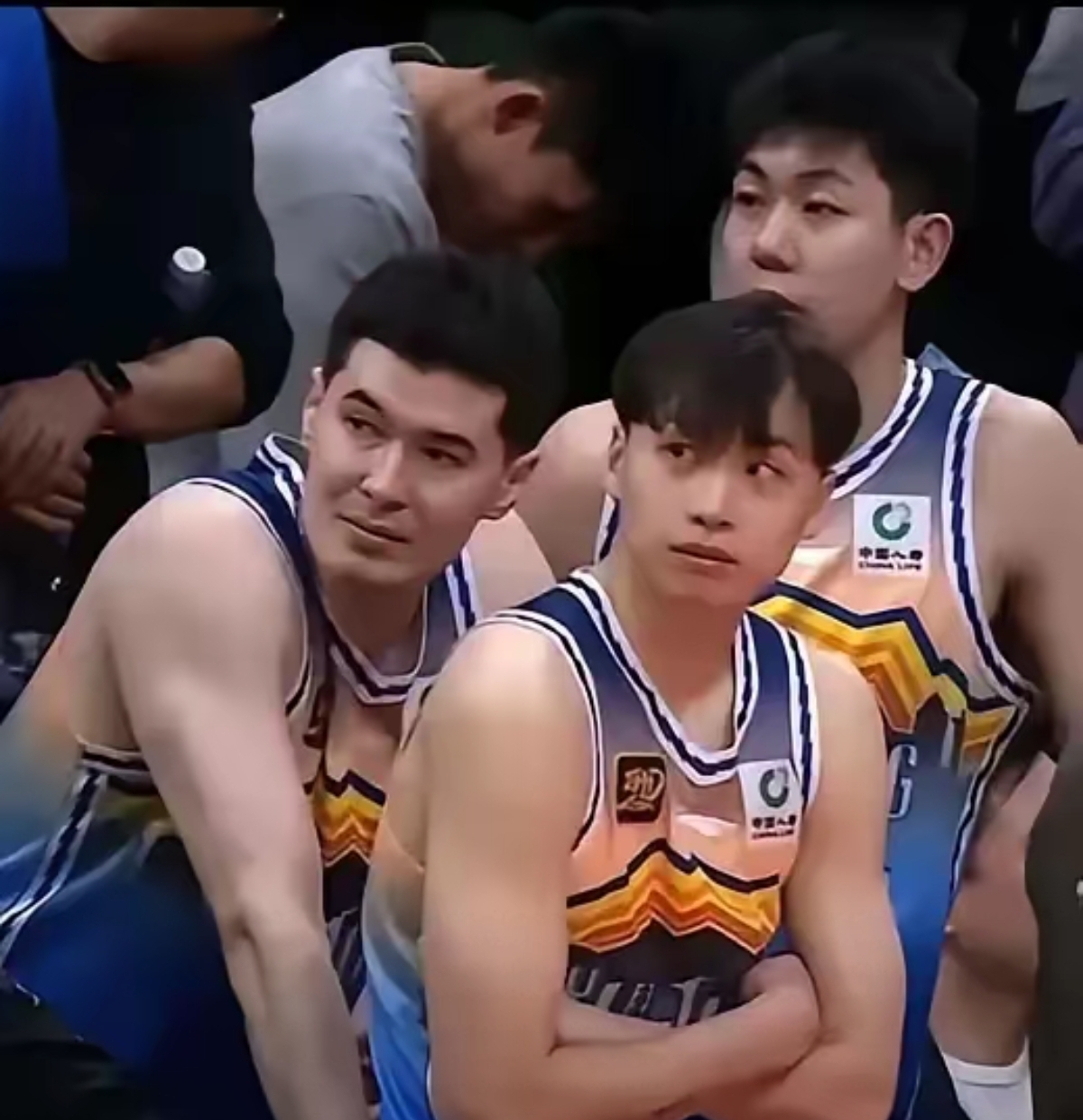 新疆队在比赛中击败山西，取得胜利