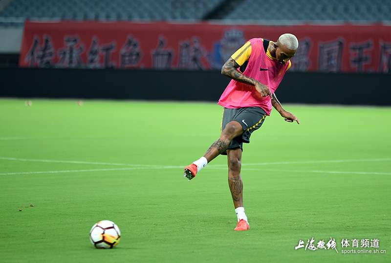 开云体育APP下载-包含关键一战不容有失，球队士气高昂备战大战的词条