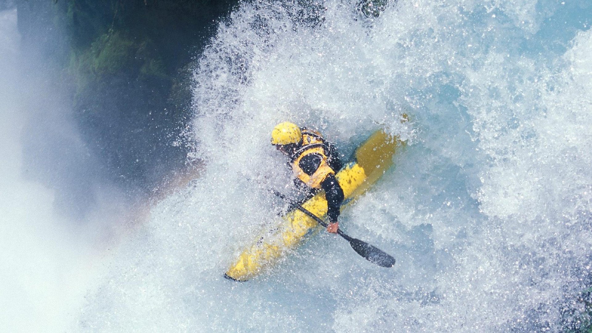 轻取背后的千钧重担，辛杜一肩扛起丹麦队的举重若轻
